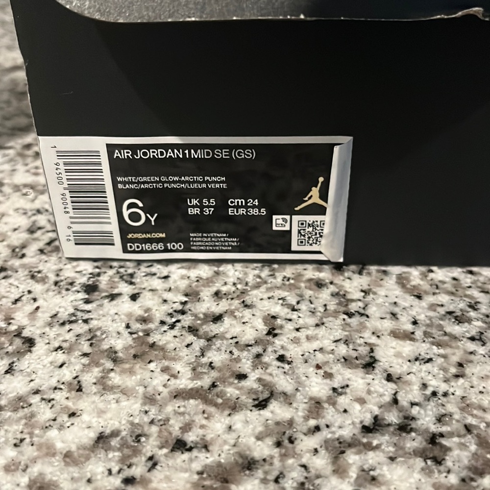 Nike Jordans mid